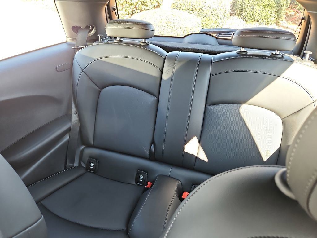 Used 2021 MINI Cooper 2-Door Hardtop image 10