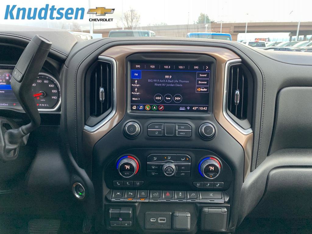 Used 2019 Chevrolet Silverado 1500 High Country w/ Technology Package image 23
