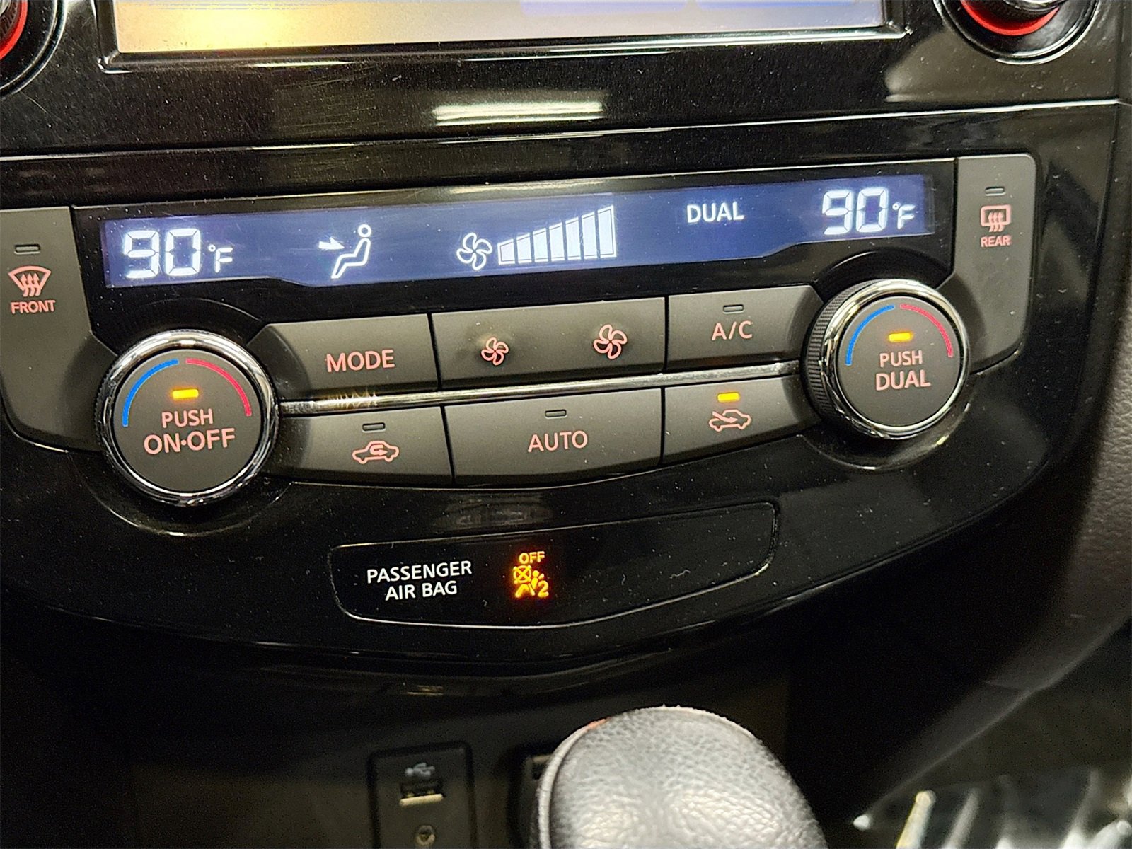 Used 2016 Nissan Rogue SL w/ SL Premium Package image 16