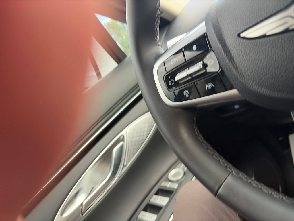 Certified 2026 Genesis GV70 2.5T AWD/4WD image 5