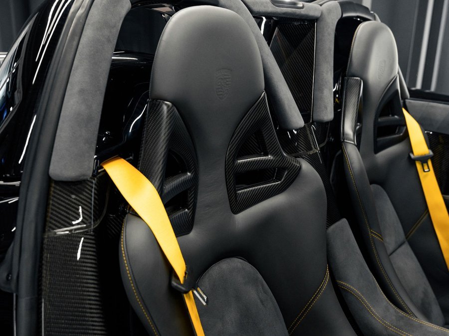 Used 2005 Porsche Carrera GT RWD image 21