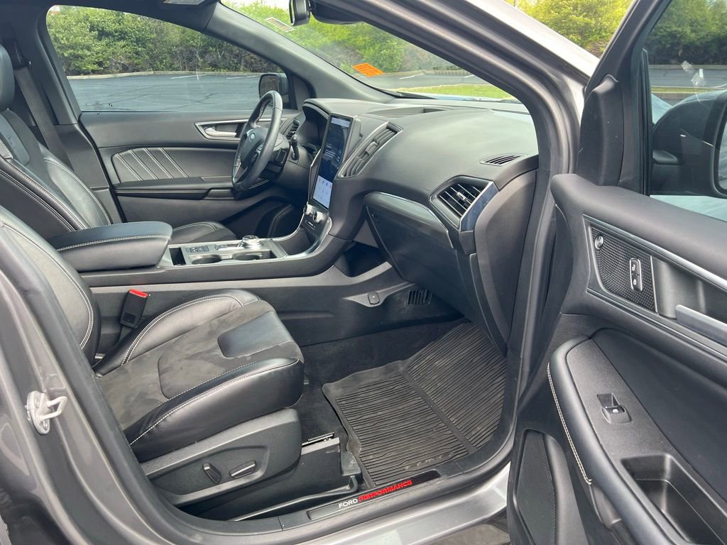 Used 2022 Ford Edge ST w/ Equipment Group 401A AWD/4WD image 10