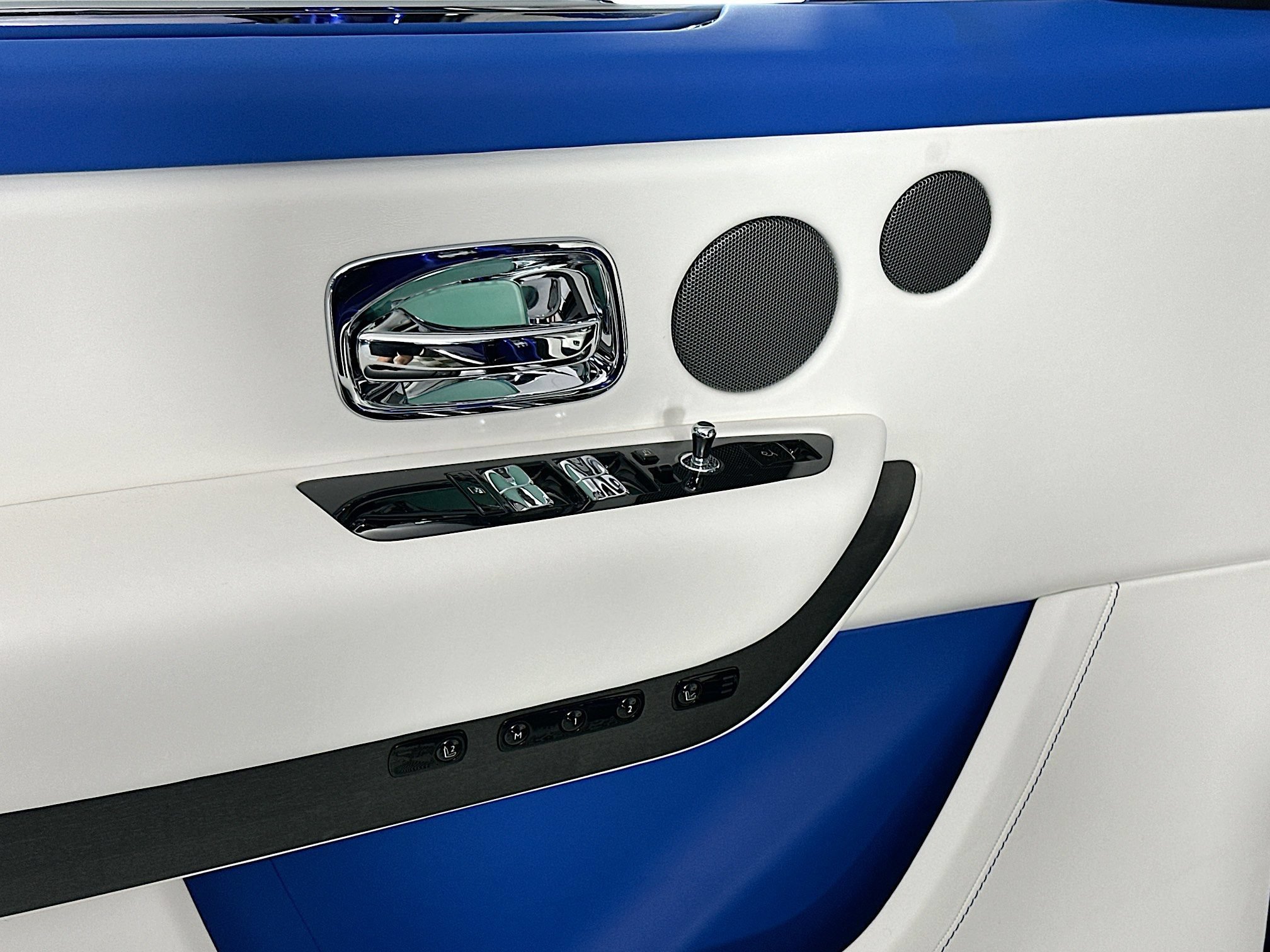New 2026 Rolls-Royce Cullinan AWD/4WD image 16
