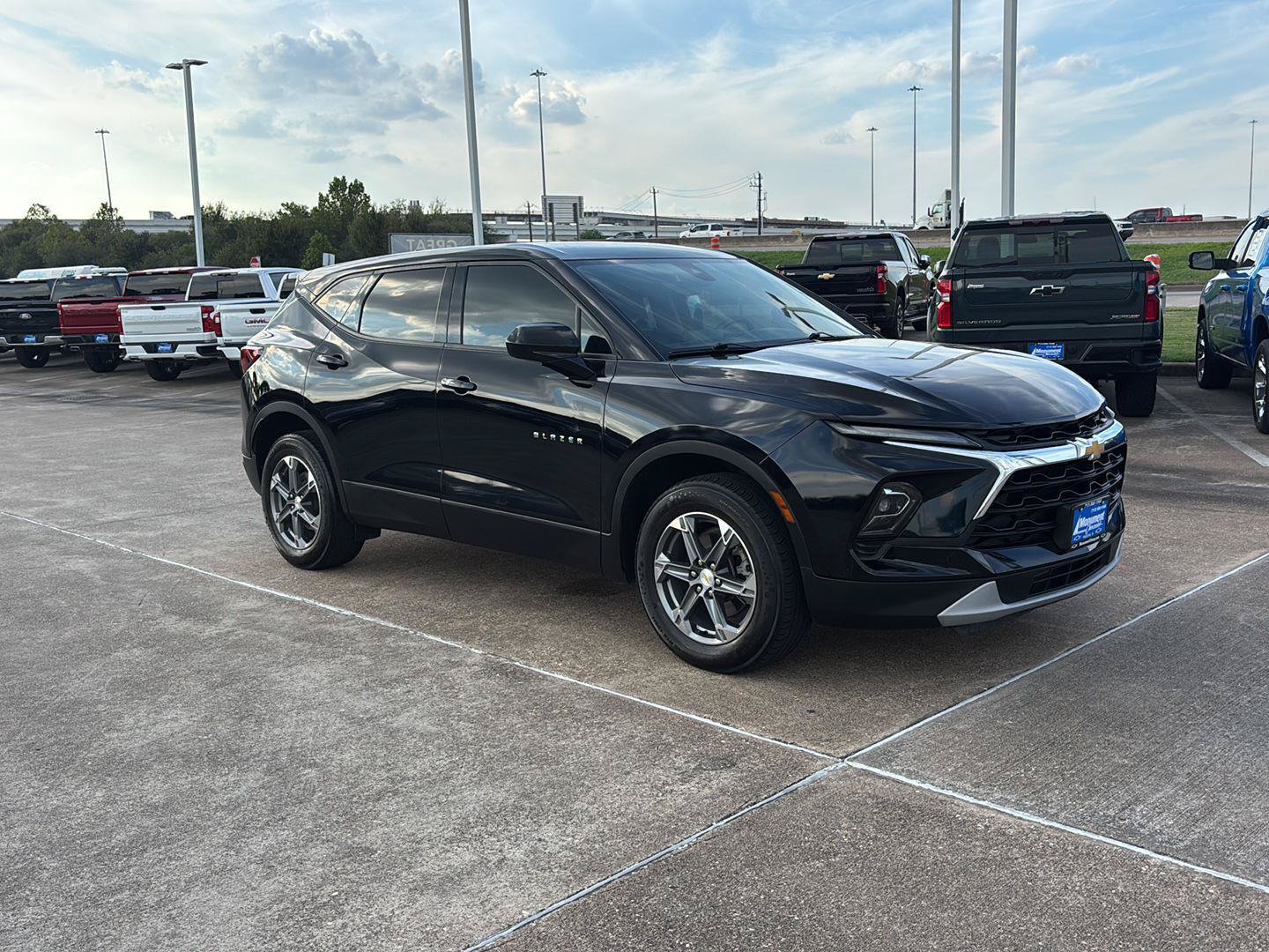Used 2023 Chevrolet Blazer LT w/ LPO, Cargo Package AWD/4WD image 6