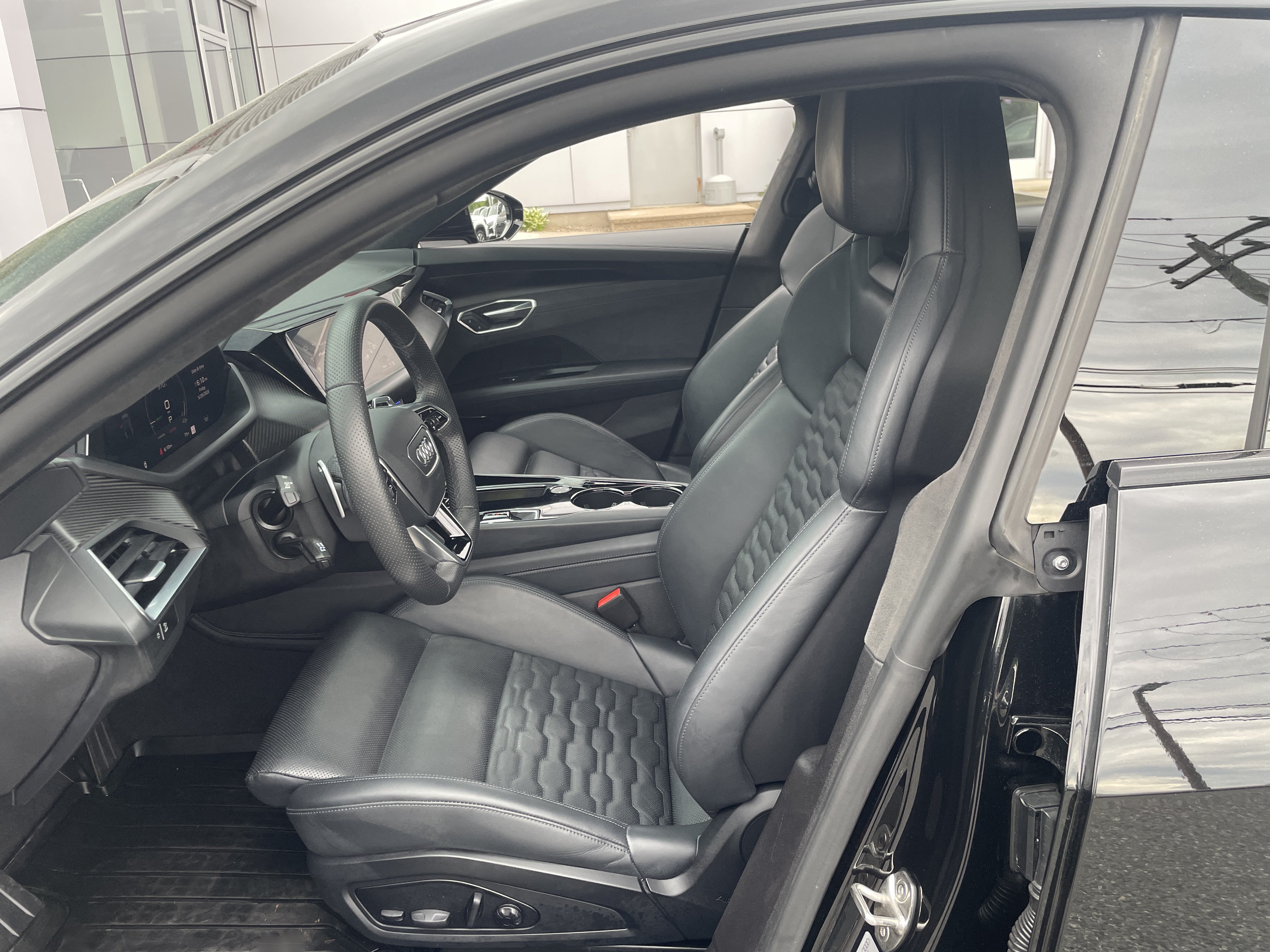 Certified 2024 Audi e-tron GT Prestige w/ Prestige Package AWD/4WD image 8