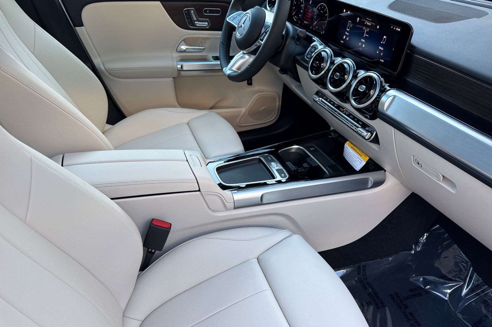 New 2026 Mercedes-Benz GLB 250 image 9