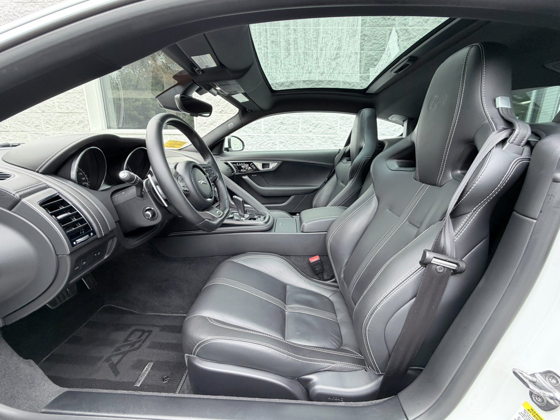 Used 2017 Jaguar F-TYPE R AWD/4WD image 17