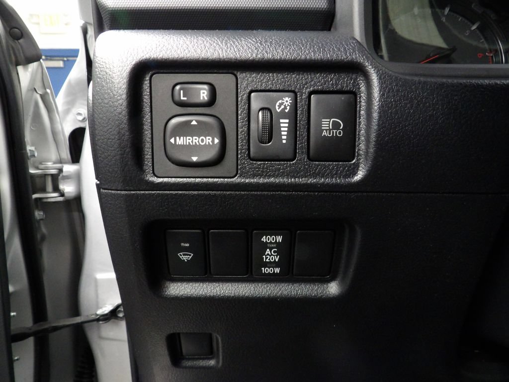 Used 2021 Toyota 4Runner SR5 AWD/4WD image 37