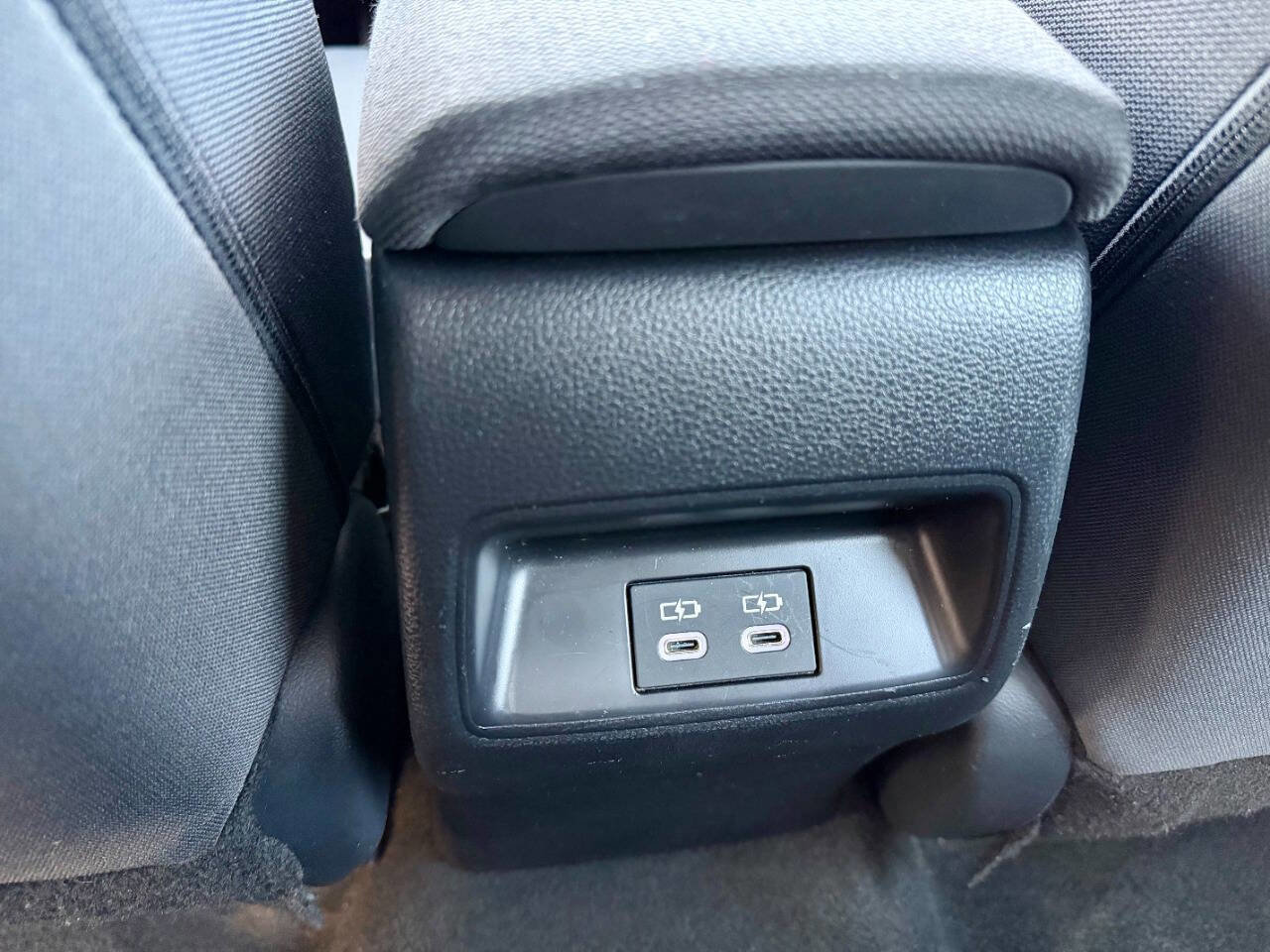 Used 2025 Toyota Corolla LE image 23