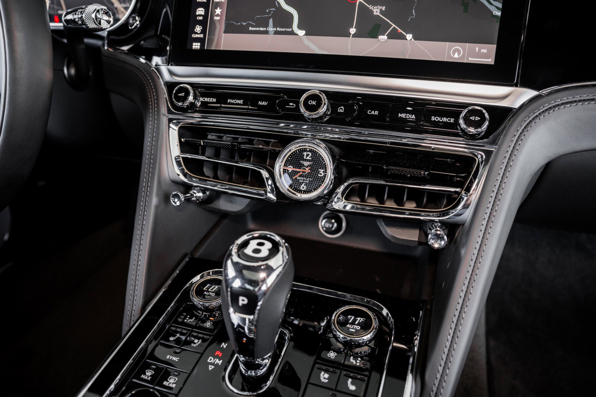 Used 2022 Bentley Flying Spur V8 image 32