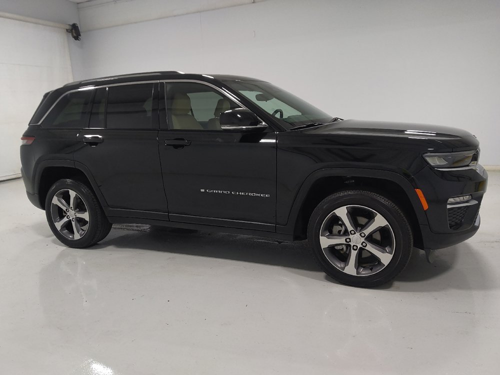 Used 2023 Jeep Grand Cherokee Limited AWD/4WD image 11