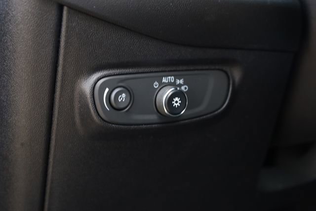 Used 2018 Chevrolet Equinox LS image 11