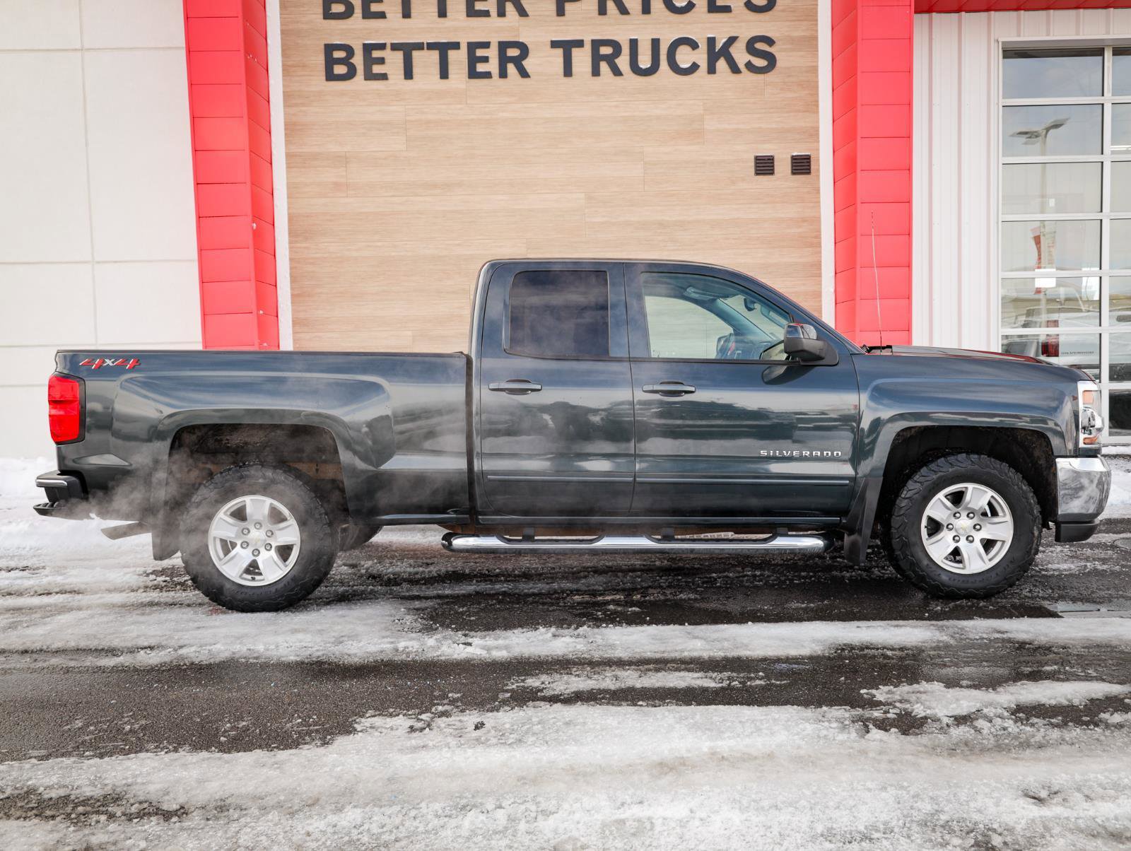 Used 2019 Chevrolet Silverado 1500 LT image 2