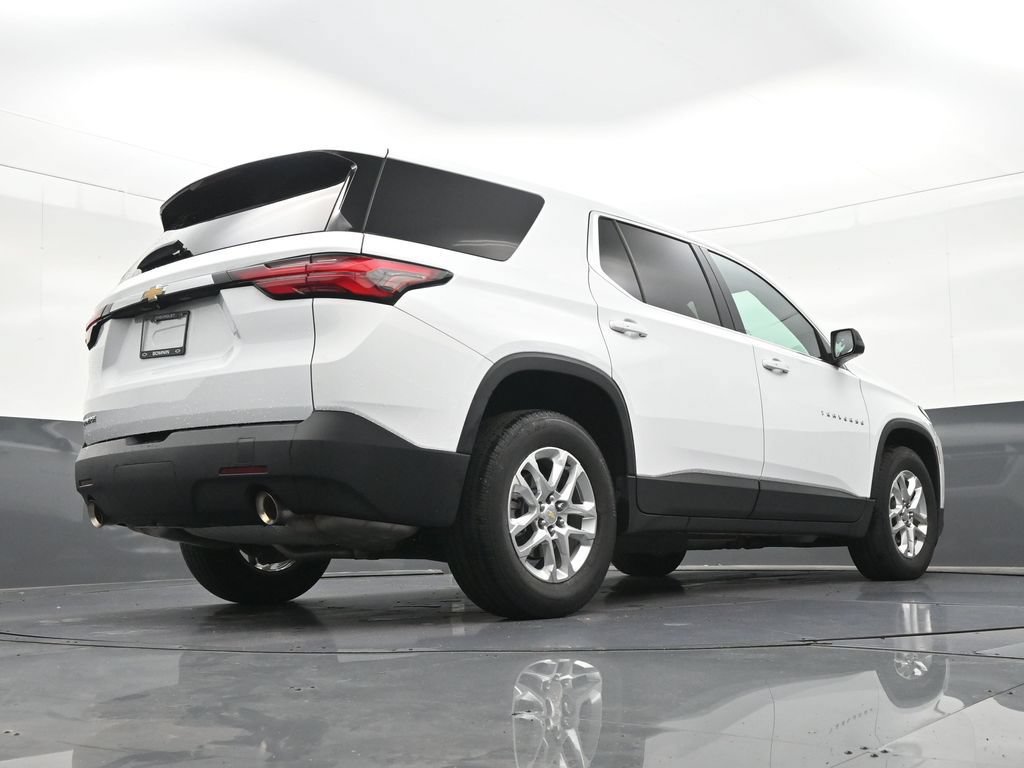 Used 2022 Chevrolet Traverse LS FWD image 27