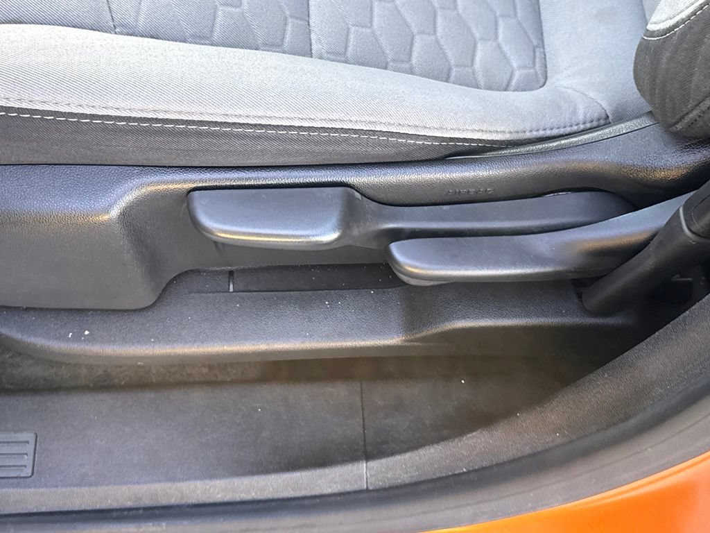 Used 2018 Chevrolet Equinox LS FWD image 12