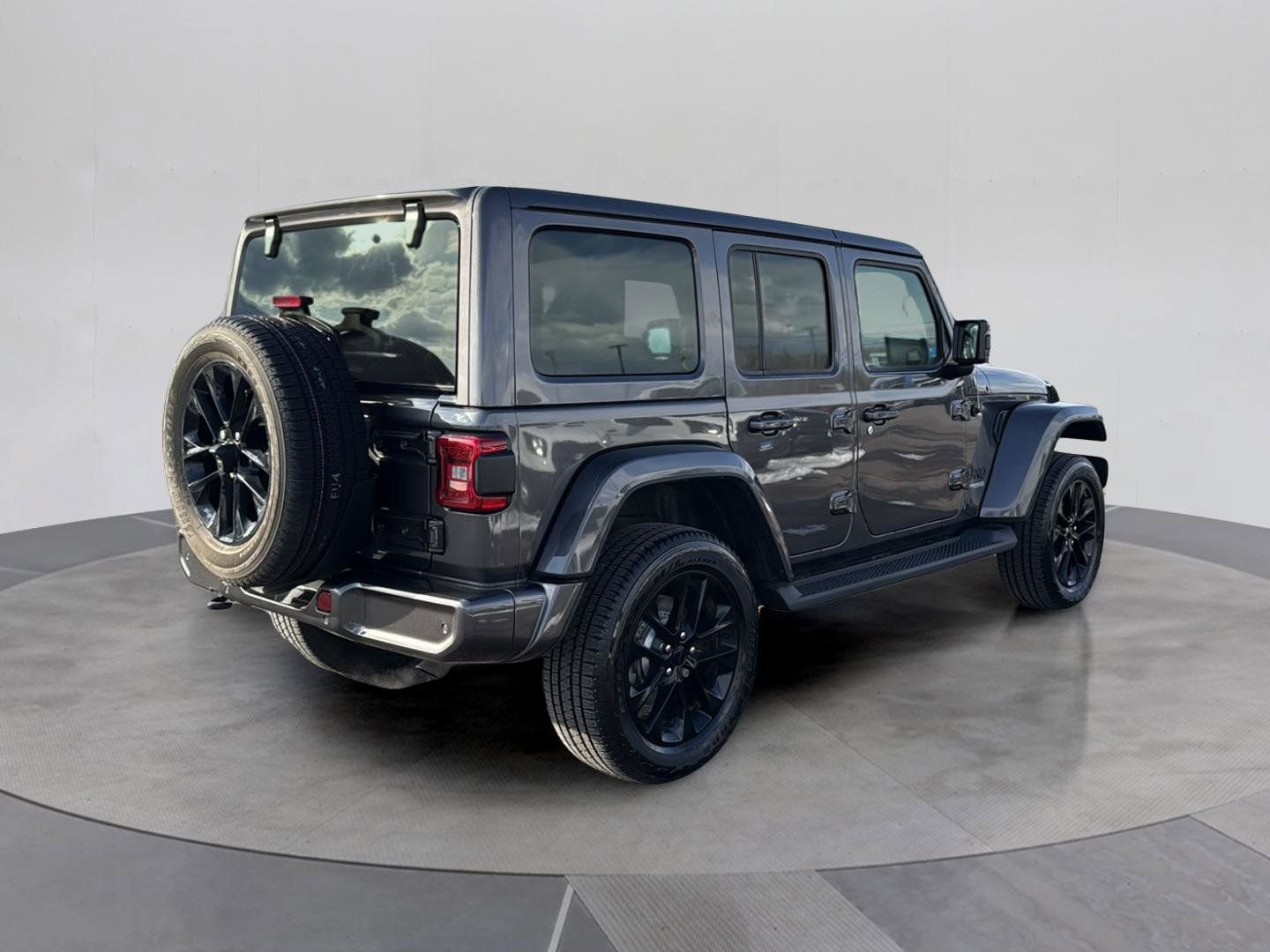 Used 2021 Jeep Wrangler Unlimited Sahara image 6