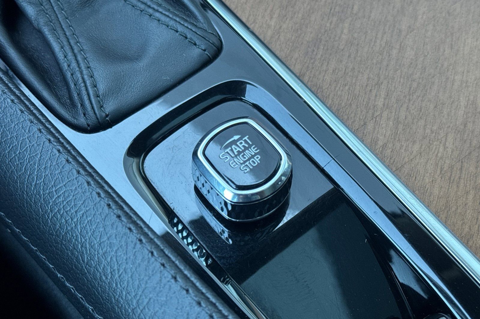 Used 2022 Volvo XC90 T5 Momentum w/ Advanced Package image 25