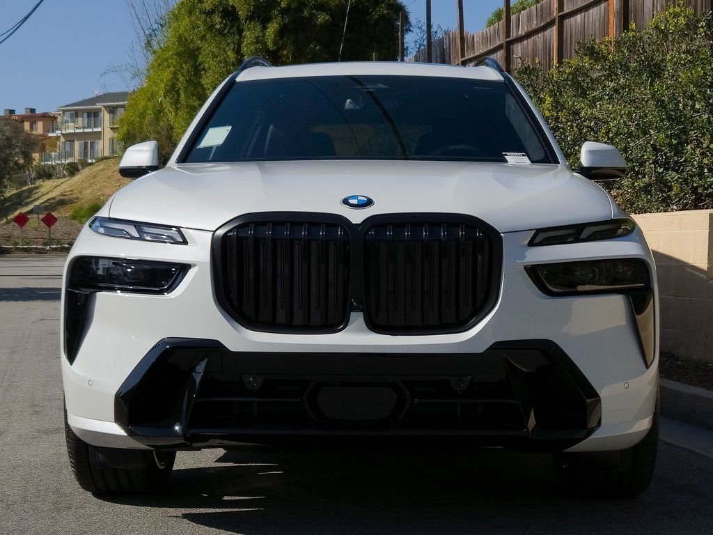 New 2026 BMW X7 xDrive40i w/ M Sport Package image 3