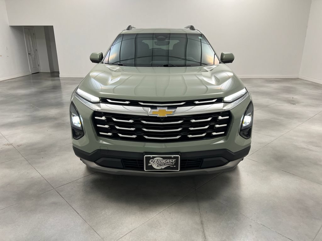 Used 2025 Chevrolet Equinox LT w/ Convenience Package II AWD/4WD image 3