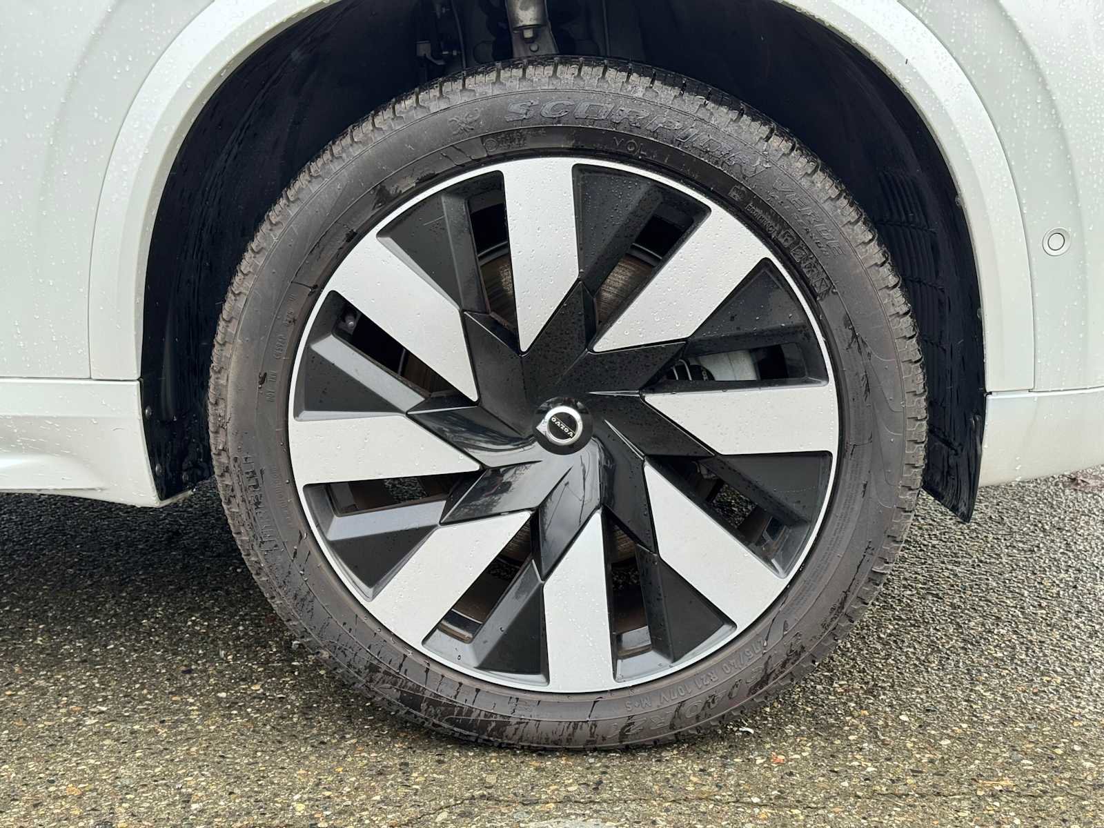 Used 2023 Volvo XC90 T8 Ultimate w/ Protection Package Premier image 9