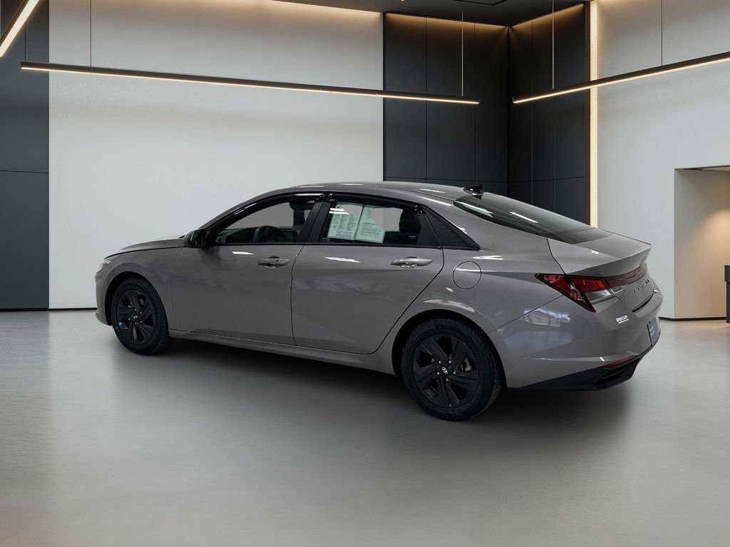 Certified 2023 Hyundai Elantra SEL FWD image 3