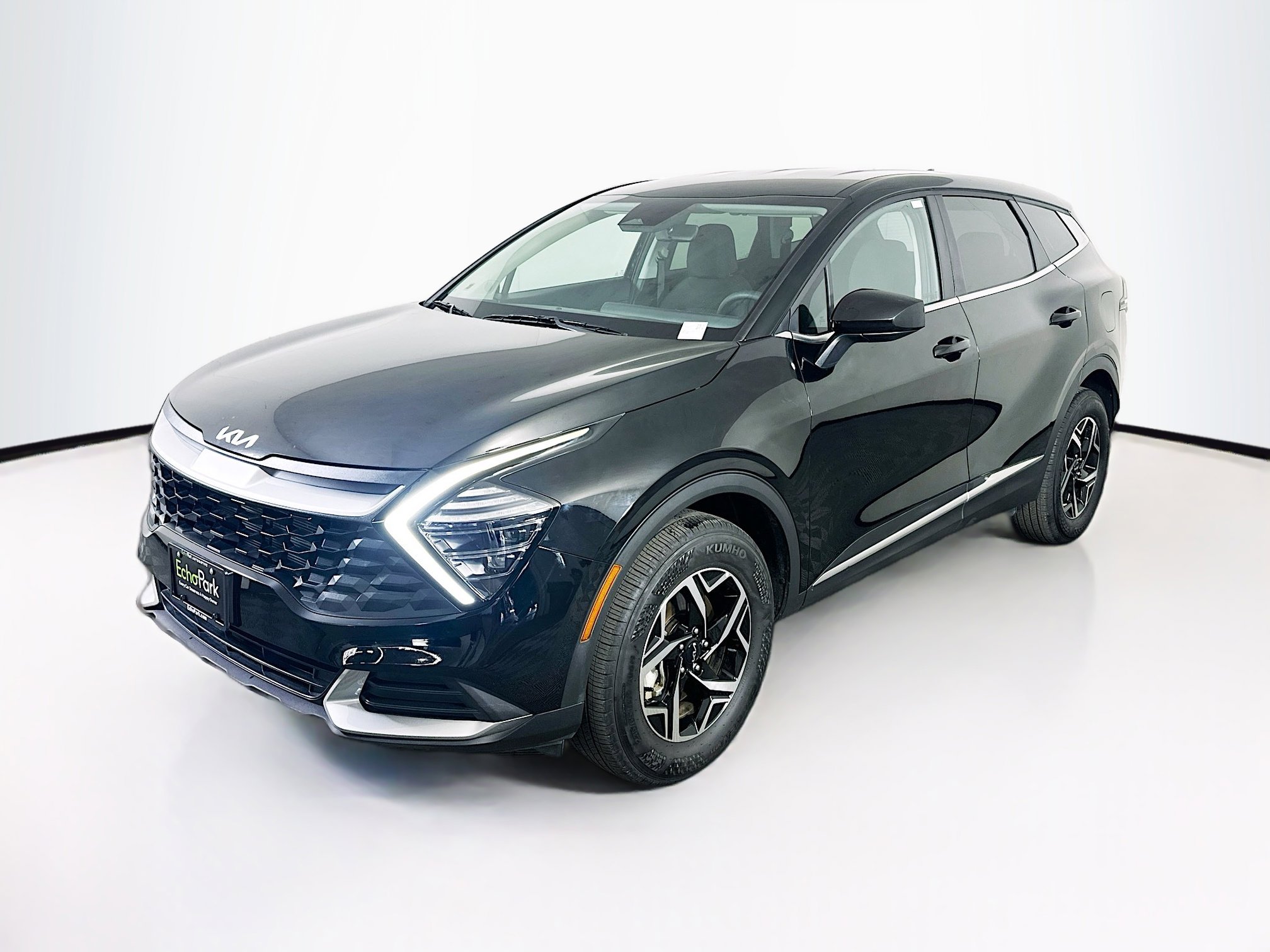 Used 2025 Kia Sportage LX image 3