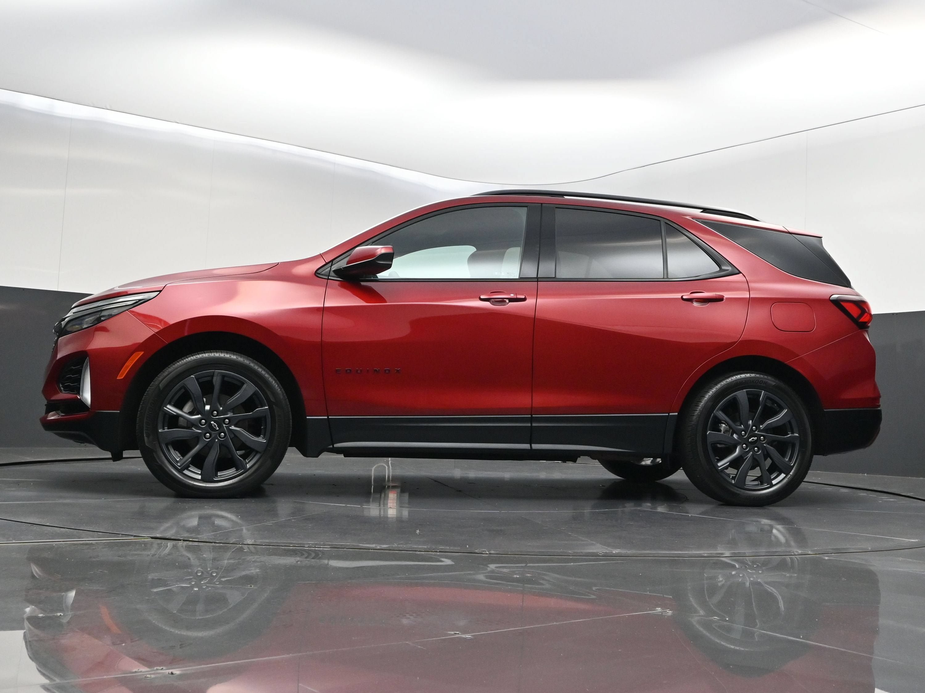 Certified 2023 Chevrolet Equinox RS FWD image 39