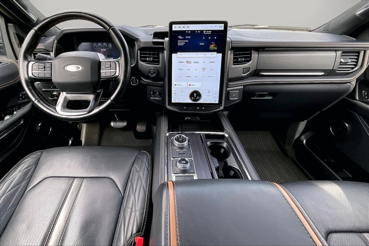 Used 2022 Ford Expedition Platinum AWD/4WD image 16