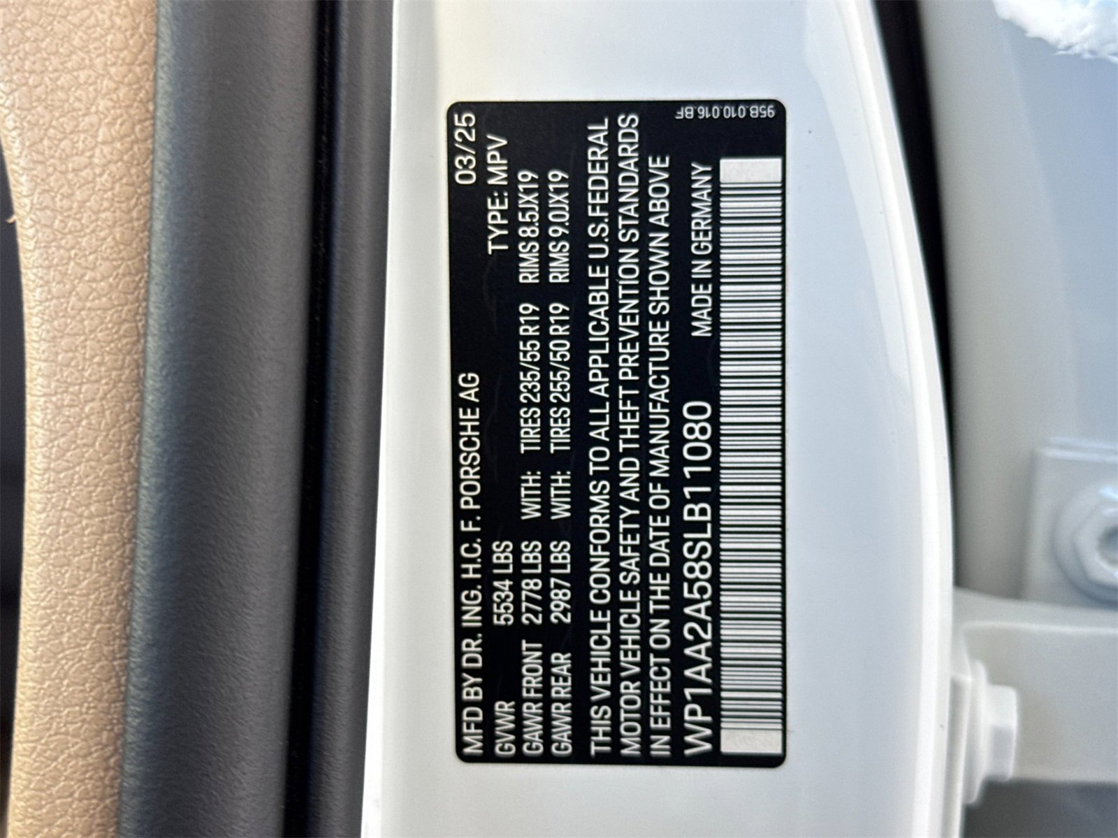 Used 2025 Porsche Macan image 34