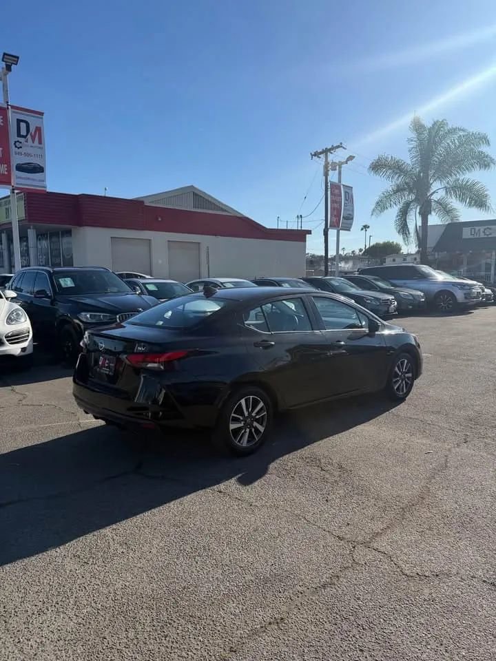 Used 2021 Nissan Versa SV image 5