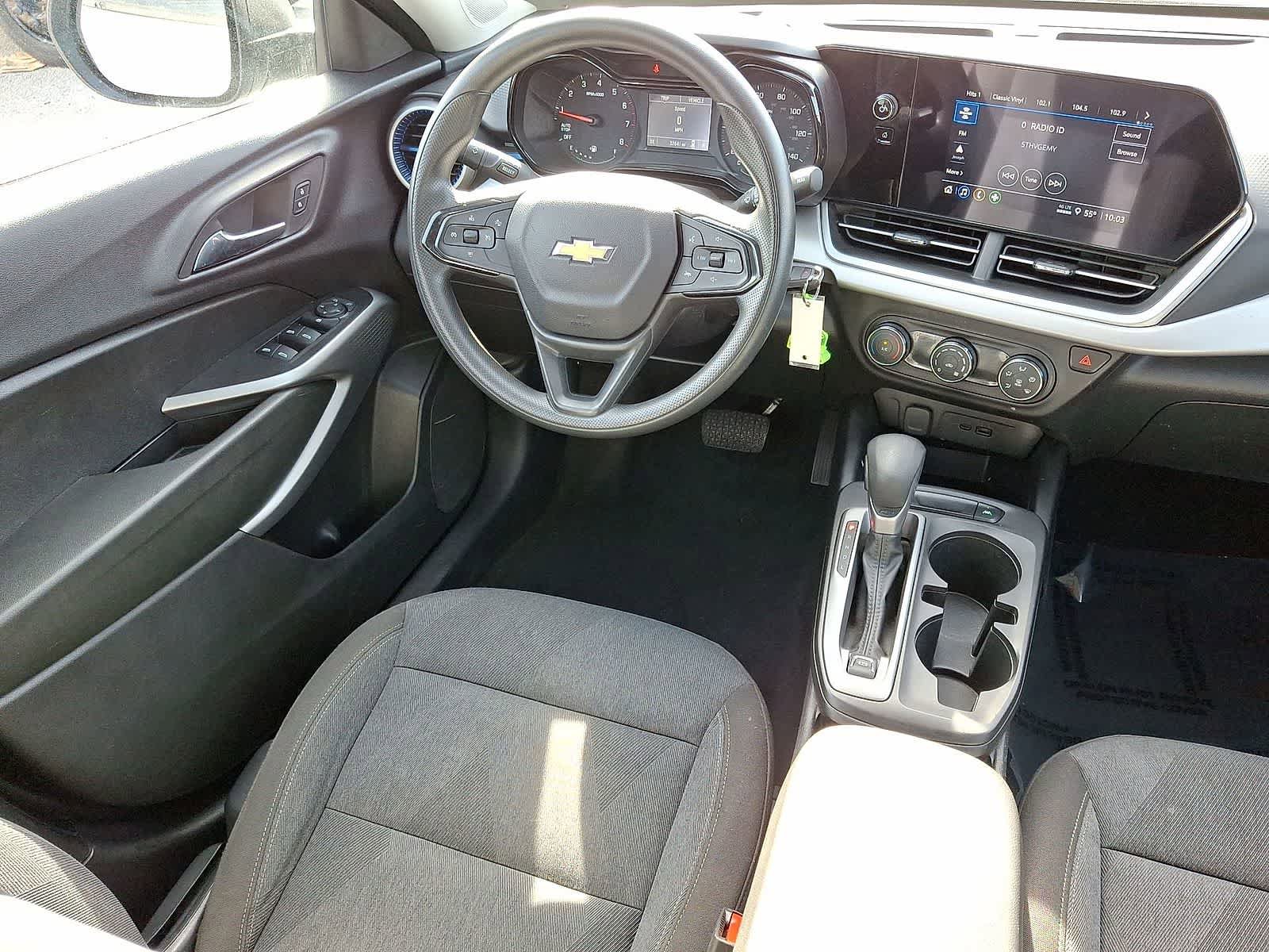 Used 2024 Chevrolet Trax LS w/ Driver Confidence Package FWD image 10