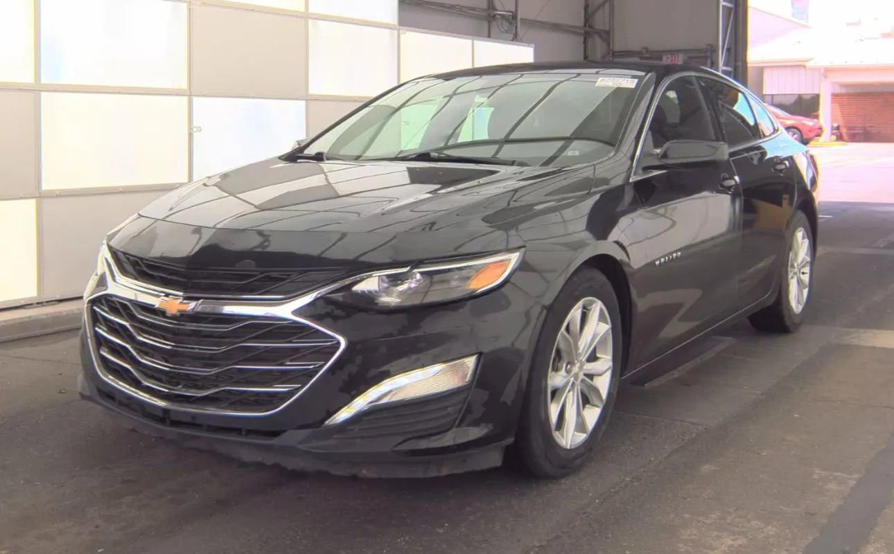 Used 2019 Chevrolet Malibu LT FWD image 1