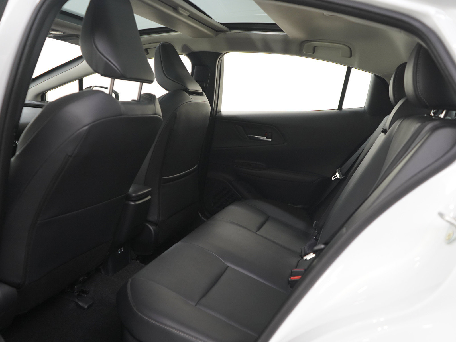 Used 2025 Toyota Prius AWD image 17