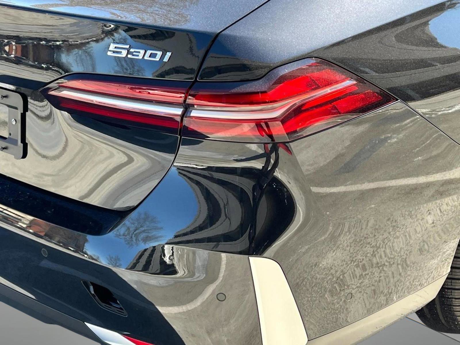 Certified 2025 BMW 530i xDrive w/ Premium Package image 34