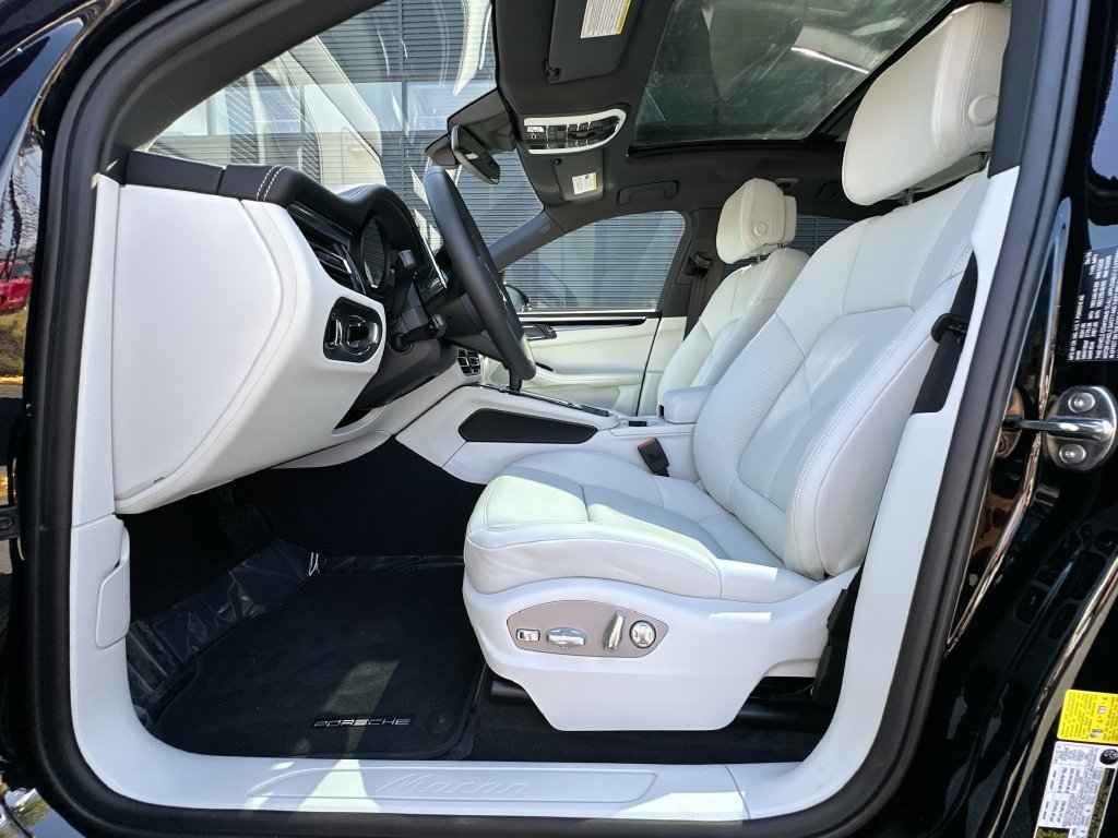 New 2026 Porsche Macan AWD/4WD image 5