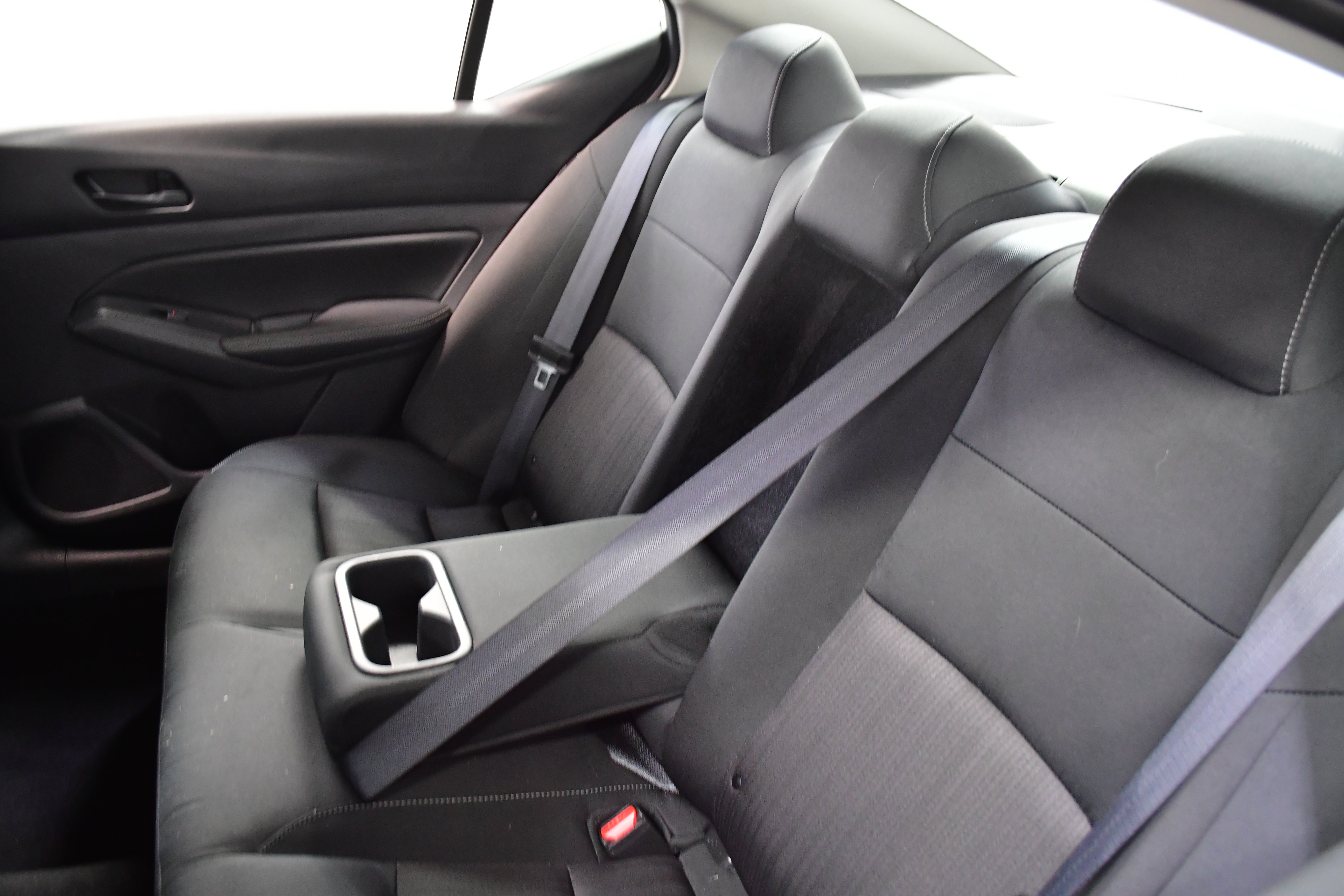 Used 2025 Nissan Altima 2.5 SV image 10