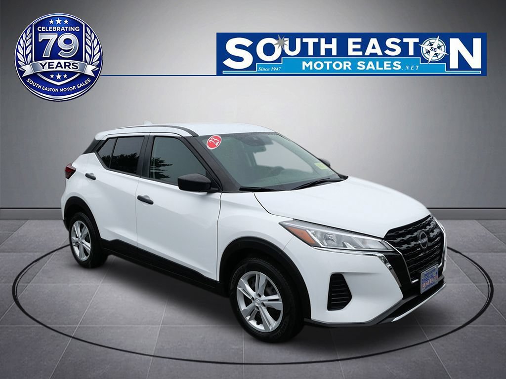 Used 2023 Nissan Kicks S FWD image 2