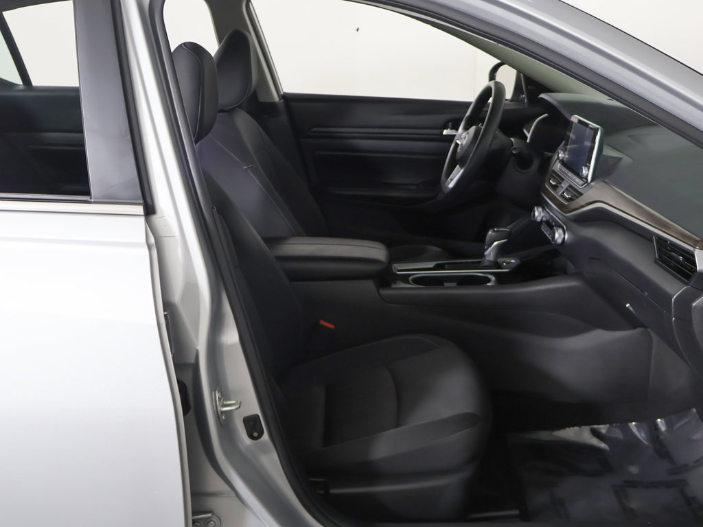Used 2024 Nissan Altima 2.5 SV FWD image 22