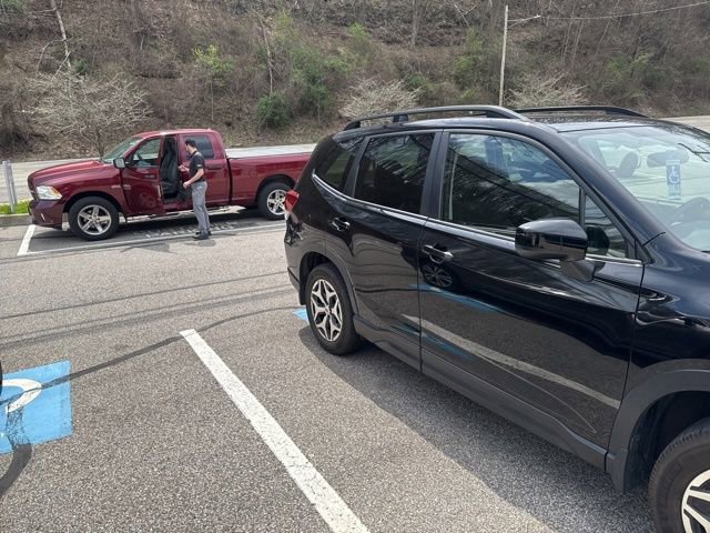 Used 2021 Subaru Forester Premium image 11