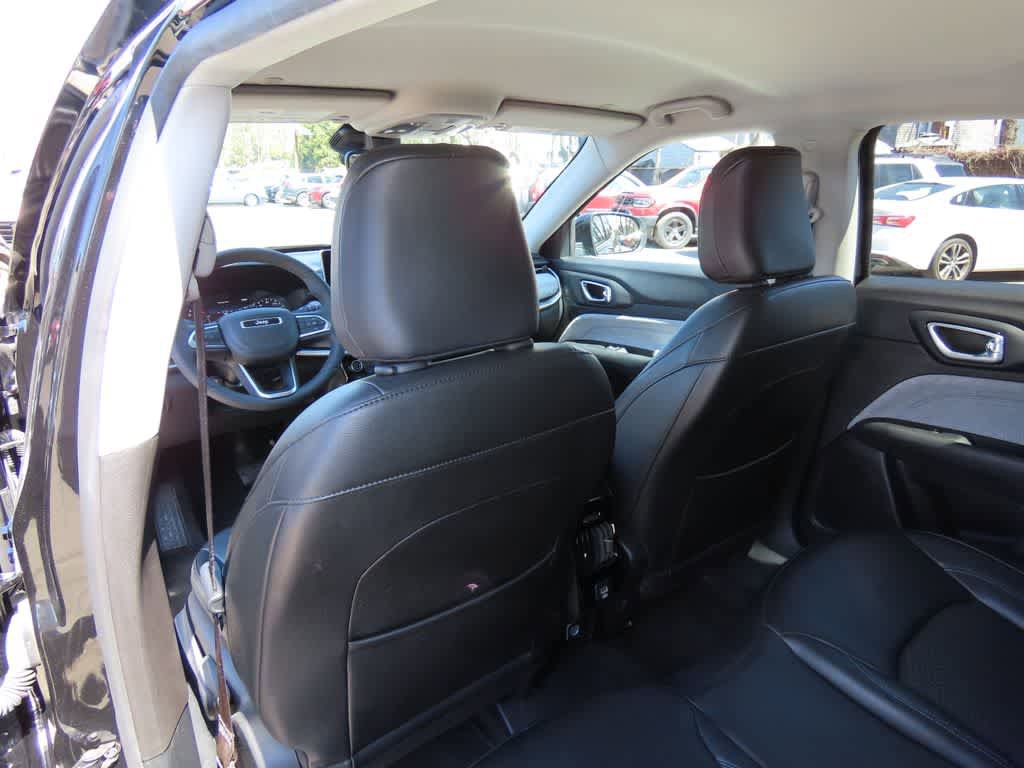 Used 2022 Jeep Compass Latitude image 16