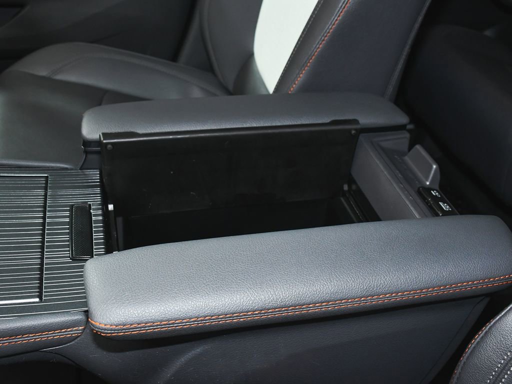 Used 2024 Toyota Sienna XSE image 37