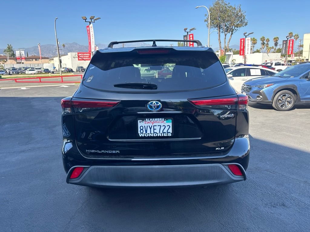 Used 2021 Toyota Highlander XLE FWD image 5