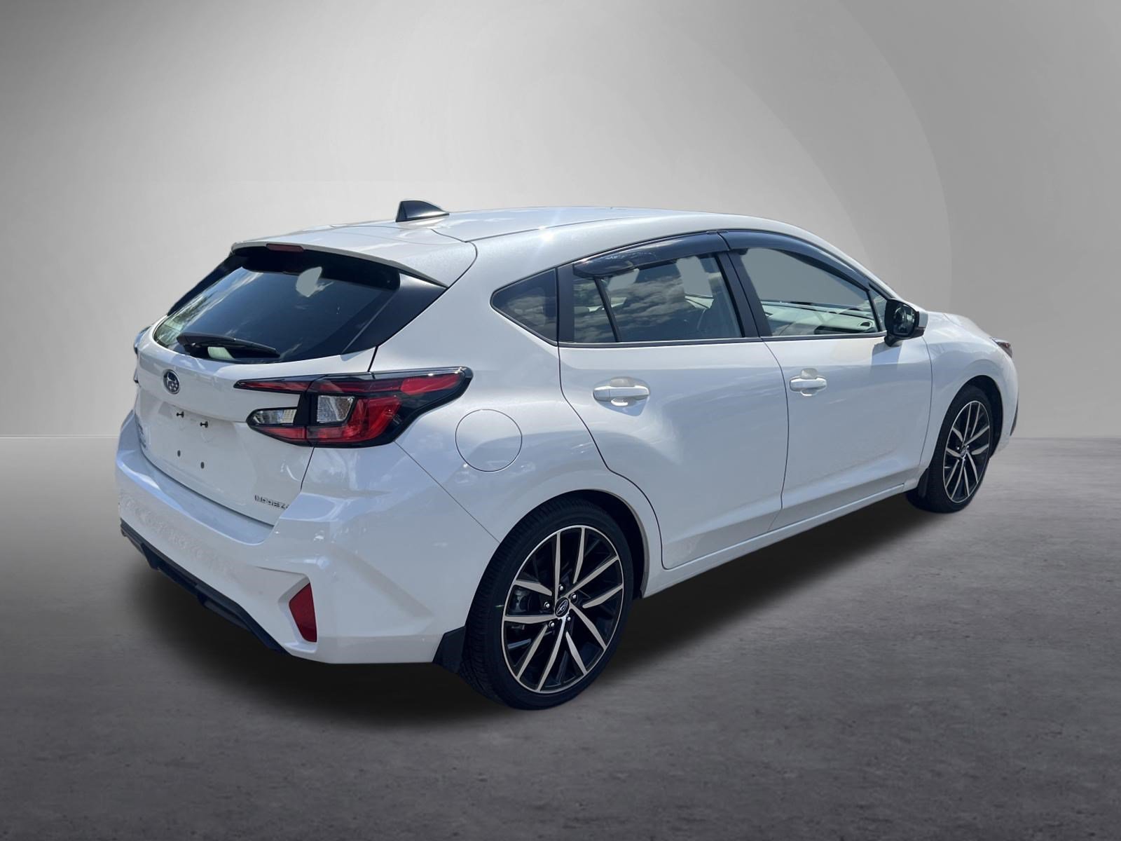 Used 2025 Subaru Impreza 2.0i Sport AWD/4WD image 3