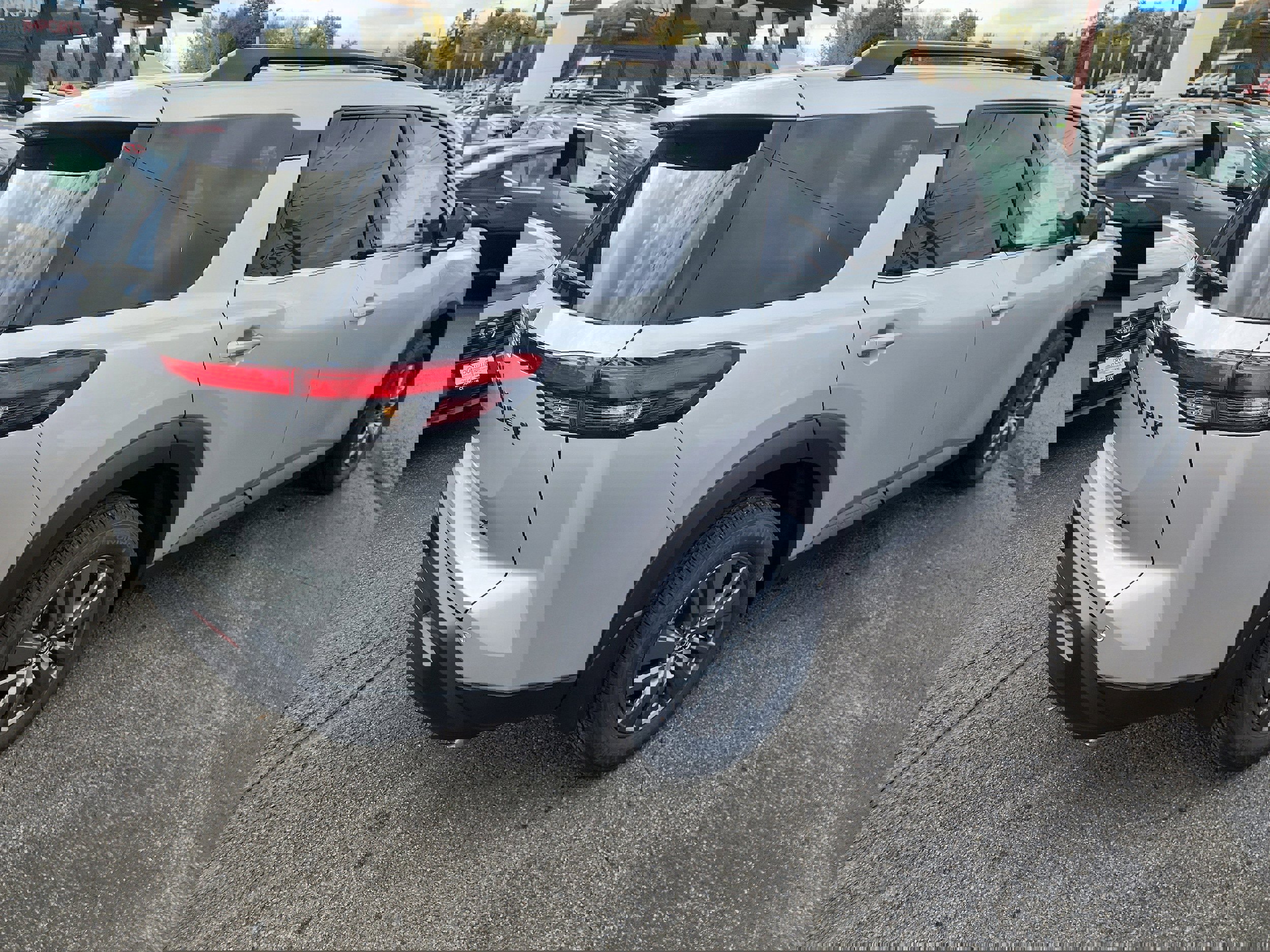 New 2025 Nissan Pathfinder SV w/ Black Appearance Package image 8