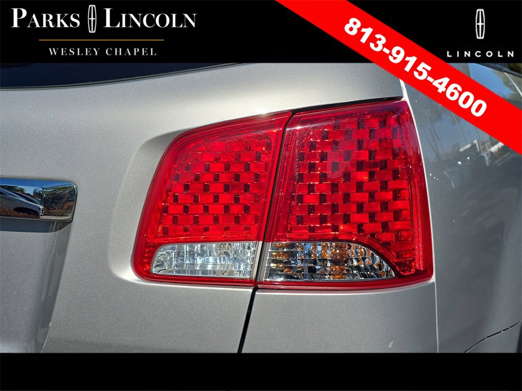 Used 2011 Kia Sorento LX w/ Convenience Pkg image 7
