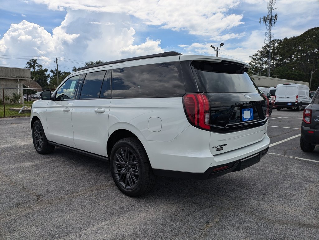 New 2027 Ford Expedition Max Platinum w/ Stealth Appearance Package RWD image 6