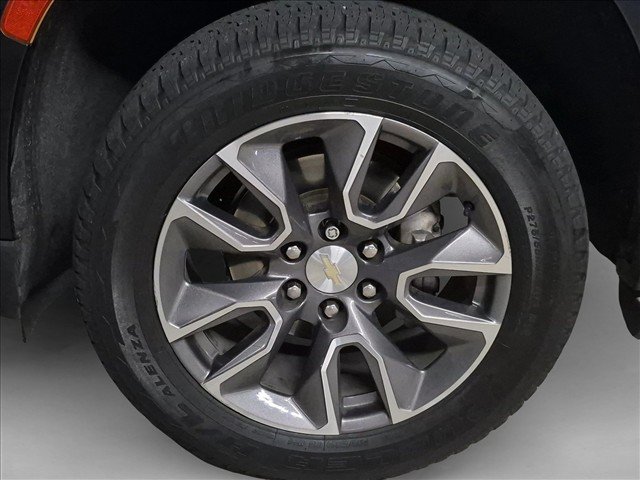 Used 2023 Chevrolet Suburban LT RWD image 16