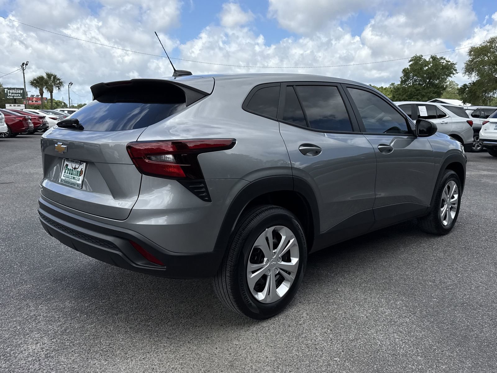 Used 2024 Chevrolet Trax LS w/ Driver Confidence Package FWD image 5