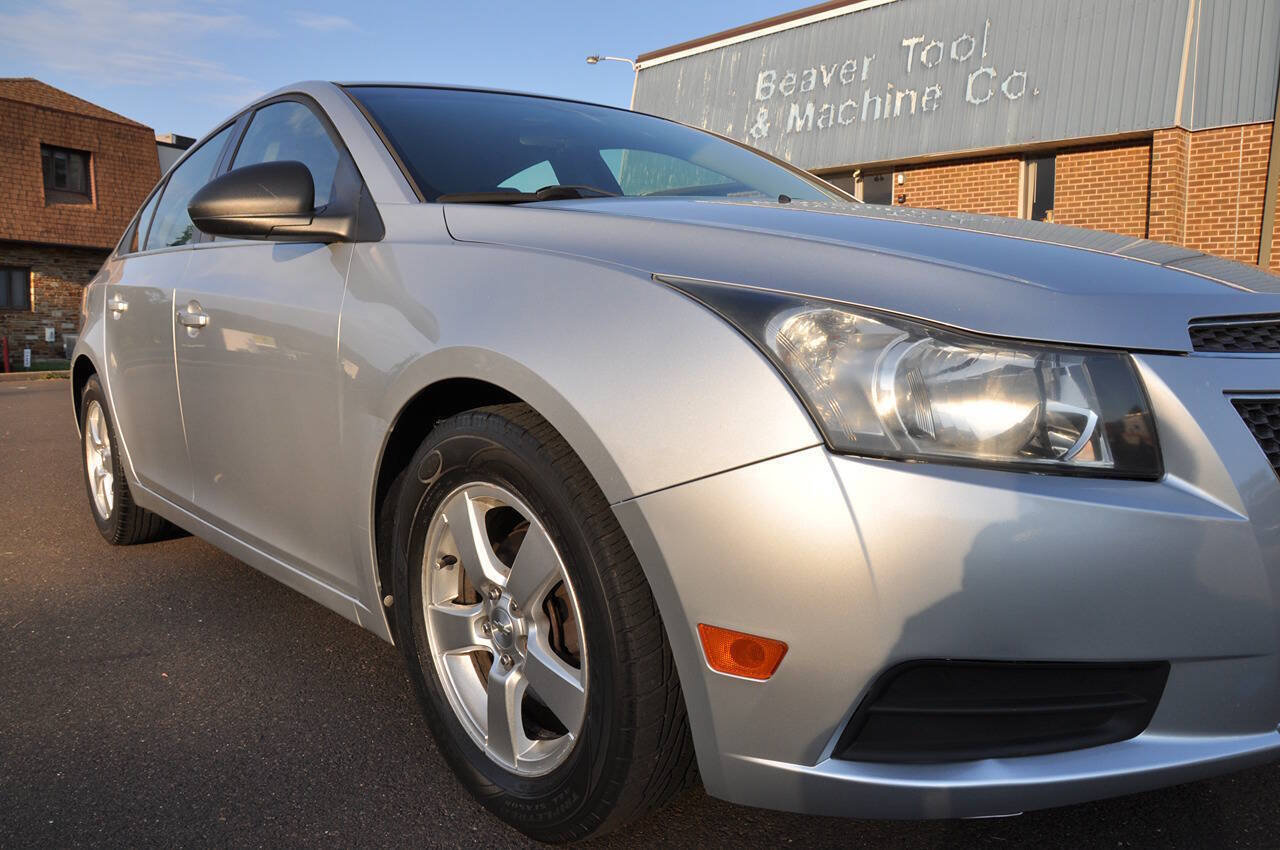 Used 2012 Chevrolet Cruze LS w/ Connectivity Package FWD image 6