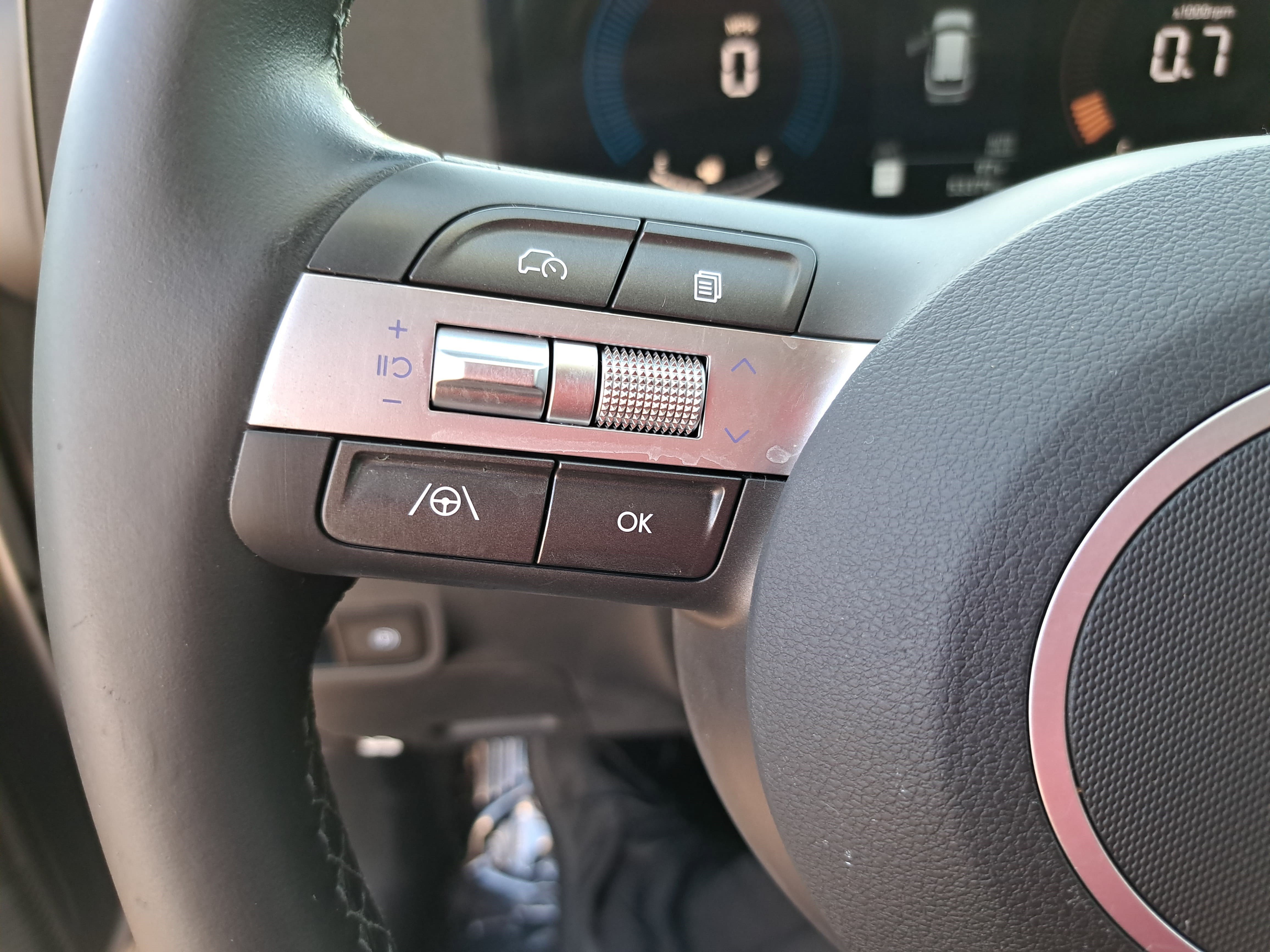 Used 2025 Hyundai Kona SEL FWD image 16